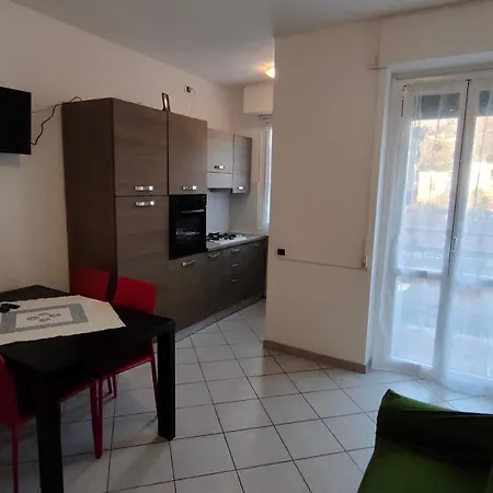 250 M Dal - Turati 98 - Free Wifi * Lecco